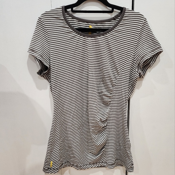 Lolë tshirt and zip up hoodie set - Picture 3 of 5